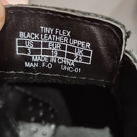 NWT Kenneth Cole baby boy shoes with box - Picture 11 of 11